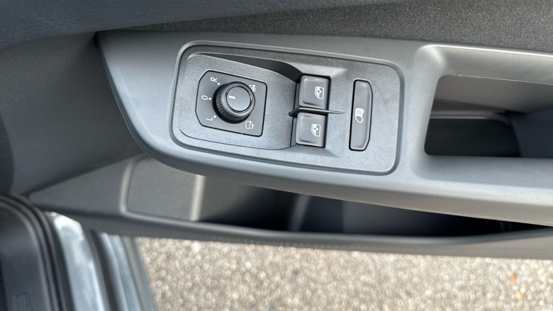 Ford Transit Connect 230 L2 Diesel 2.0 EcoBlue 102ps Limited Van